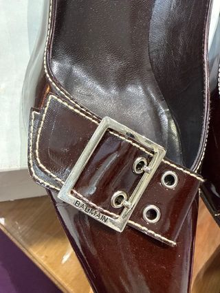 Zapatos Balmain charol burdeos T.38 (1 uso)