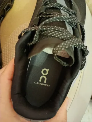 ON Running Cloumonster Scarpe Nuove Scatola