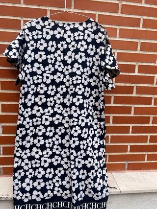 Vestido Carolina Herrera floral negro y blanc