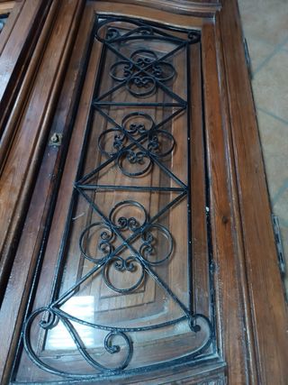 Puertas de Mobila antiguas con rejas