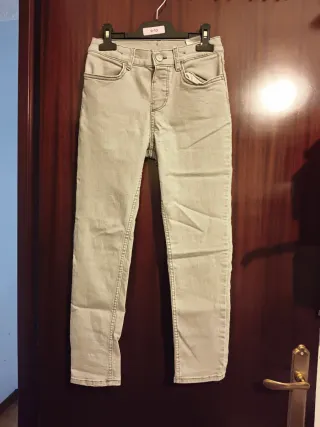 -2 Vaqueros grises y otro azul talla 9-10 -de HYM