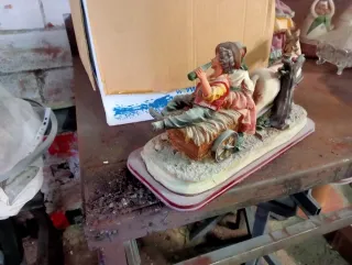 Figura cerámica caballo y pareja