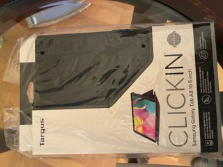 Samsung Galaxy Tab A8 + Funda + Auriculares