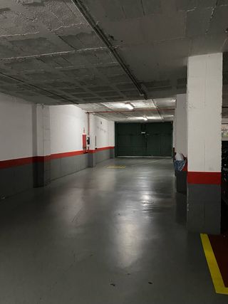 Se alquila plaza de parking en edificio La Paloma