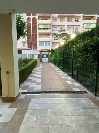 Se alquila plaza de parking en edificio La Paloma