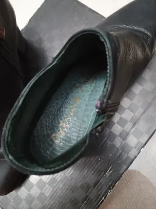 Botines tacón piel Patricia Miller adorno ante