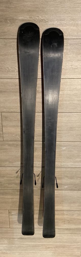 Esquís Wedze con fijaciones