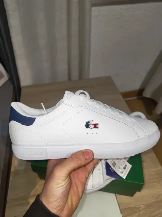 Zapatillas Lacoste Blancas y Azul Marino