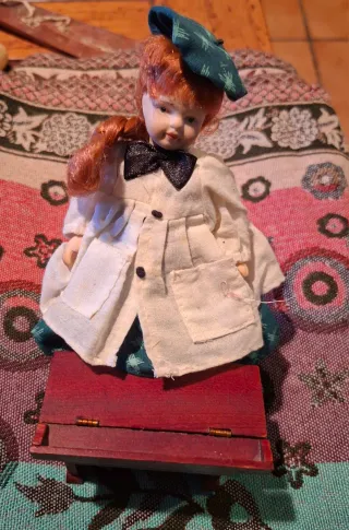 Muñecas de porcelana pequeñas