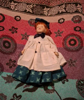 Muñecas de porcelana pequeñas