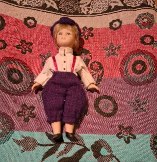 Muñecas de porcelana pequeñas