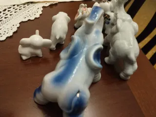 Piccola collezione di 6 elefanti in ceramica
