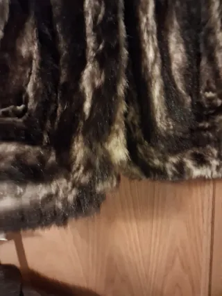 Abrigo de pelo marrón y multicolor talla XXL