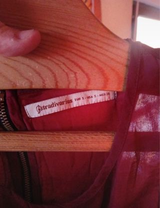 Blusa Stradivarius roja talla S con cremallera