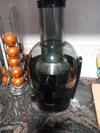 CAFETERA Licuadora Philips y cafetera Nespresso