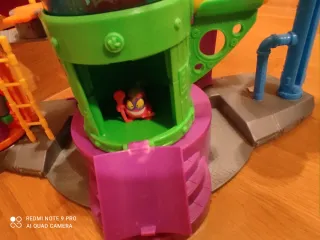 Laboratorio doctor K. Superzings Rival of kaboom