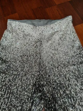 Pantalón plateado lentejuelas fluido