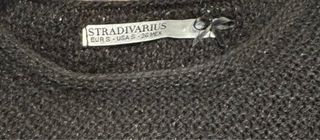 Suéter negro tejido