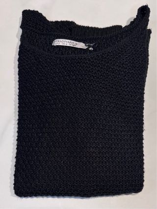 Suéter negro tejido