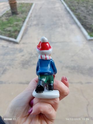 Statuina Porcellana Bambino Slitta Regalo Una del