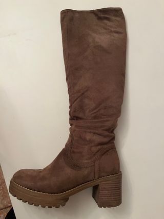 Botas altas marrones talla 40
