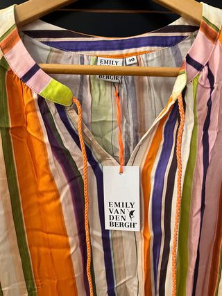 Blusa Emily Van Den Bergh Talla L Rayas