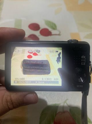 Cámara Sony Cyber-shot 16.1 MP dsc-w710