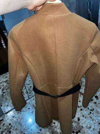 Cappotto donna marrone con cintura oro