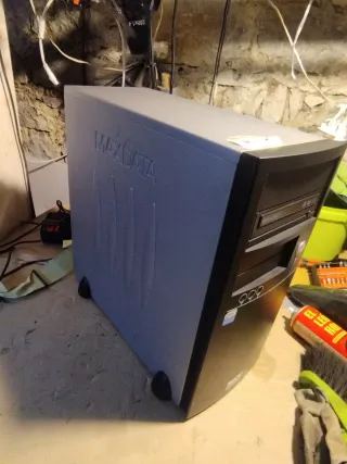 Caja de PC MAXDATA