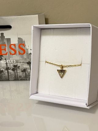 Collana Guess dorata con triangolo