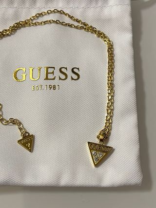 Collana Guess dorata con triangolo