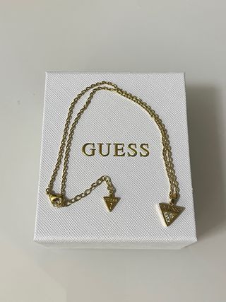 Collana Guess dorata con triangolo