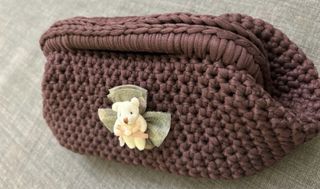 Pochette uncinetto con orsetto chiusura clutch