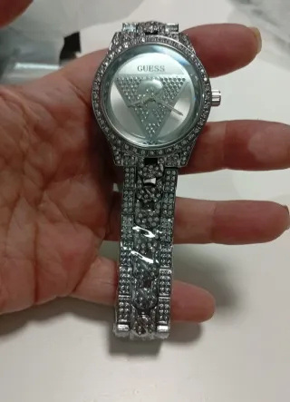 Reloj Guess Plateado con Pedrería