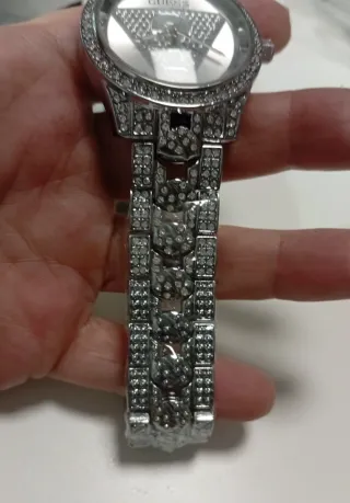 Reloj Guess Plateado con Pedrería