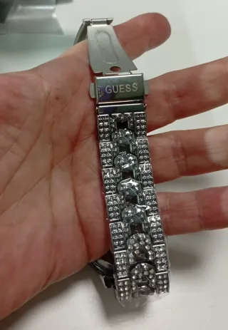 Reloj Guess Plateado con Pedrería