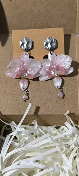 Pendientes de orquídea encapsulada