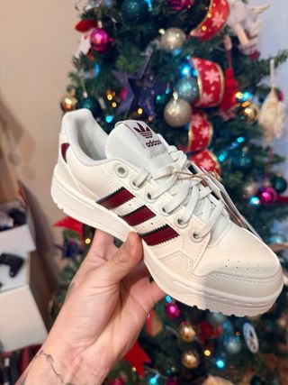 Zapatillas Adidas Mujer Blancas y Granates