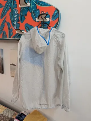 Chaqueta cortavientos Nike Ligera Blanca y Azul