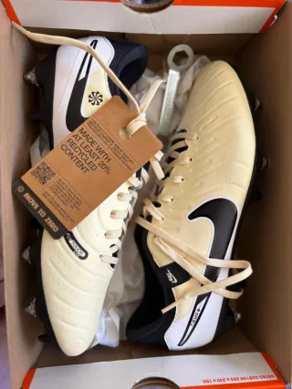 Botas de fútbol Nike Tiempo Talla 40.5