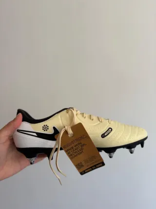 Botas de fútbol Nike Tiempo Talla 40.5