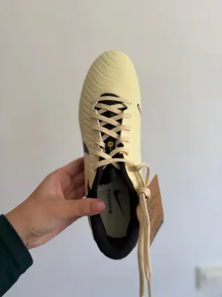Botas de fútbol Nike Tiempo Talla 40.5