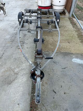 Remolque para barco o moto de agua