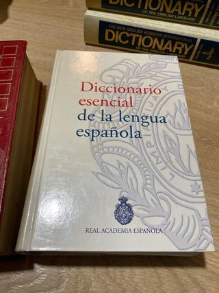REGALO DICCIONARIOS DE LENGUA ESPAÑOLA Y DE INGLÉS