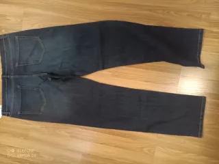 Pantalón vaquero Amazon Essentials azul