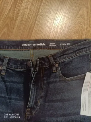Pantalón vaquero Amazon Essentials azul