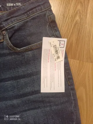 Pantalón vaquero Amazon Essentials azul