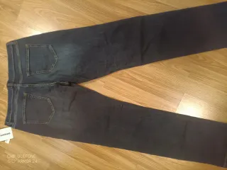 Pantalón vaquero Amazon Essentials azul