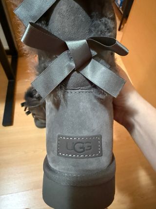 Botas Ugg grises Talla 40 seminuevas con lazos
