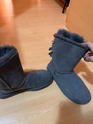 Botas Ugg grises Talla 40 seminuevas con lazos
